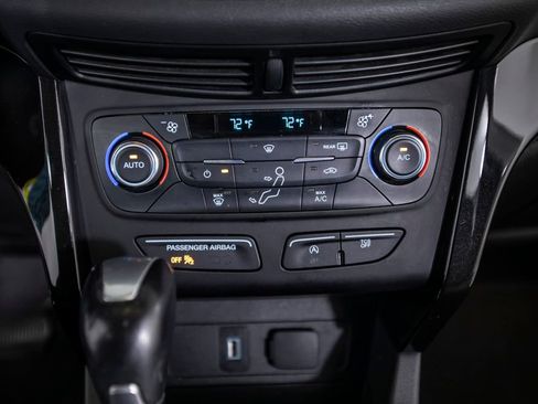 Used 2017 Ford Escape SE w/ SE Sport Appearance Package FWD image 34