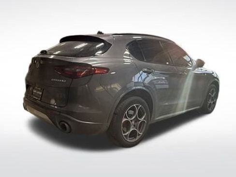 Used 2022 Alfa Romeo Stelvio Ti image 6