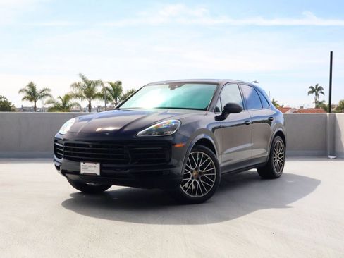 Certified 2023 Porsche Cayenne Platinum Edition w/ Premium Package Plus AWD/4WD image 1