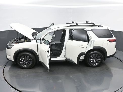 Used 2023 Nissan Pathfinder SV image 63