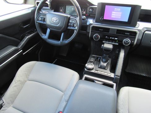 Used 2025 Toyota Tacoma SR5 image 19