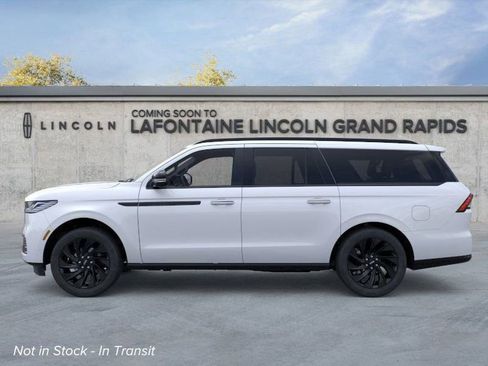 New 2026 Lincoln Navigator L Reserve w/ Jet Appearance Package AWD/4WD image 3