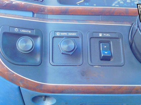 Used 1987 Ford F150 4x4 Regular Cab image 19