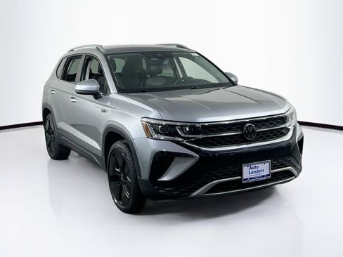 Used 2022 Volkswagen Taos SEL image 3