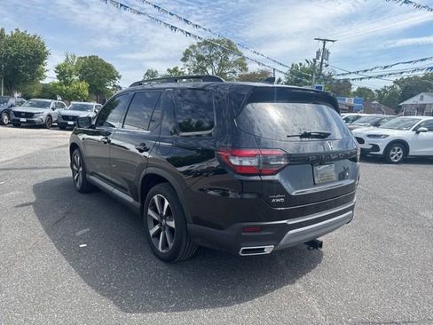 Used 2025 Honda Pilot Elite image 4