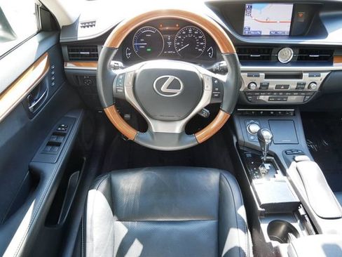 Used 2013 Lexus ES 300h w/ Luxury Pkg FWD image 11