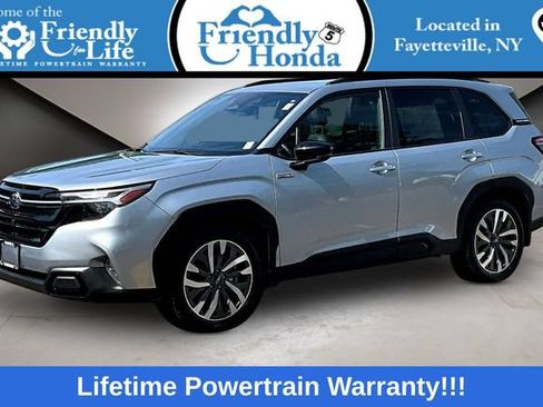 Used 2025 Subaru Forester Touring AWD/4WD image 1