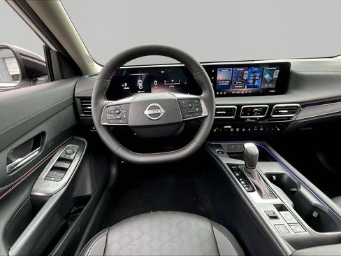 New 2026 Nissan Sentra SR FWD image 9