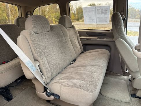 Used 1998 Ford Windstar GL image 16
