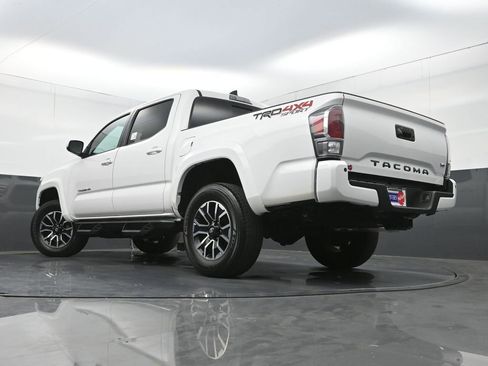 Used 2023 Toyota Tacoma TRD Sport w/ Technology Package AWD/4WD image 28