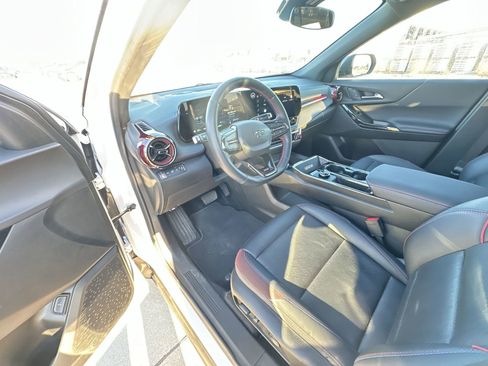 Used 2025 Chevrolet Equinox RS w/ Convenience Package III image 10