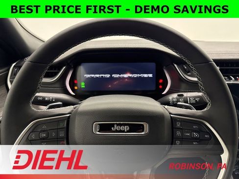 New 2025 Jeep Grand Cherokee L Limited w/ Black Appearance Package AWD/4WD image 28