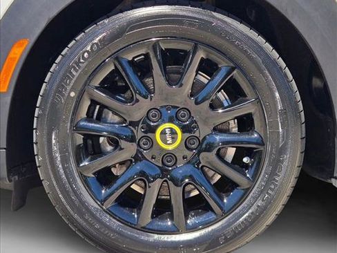 Certified 2024 MINI Cooper SE image 22