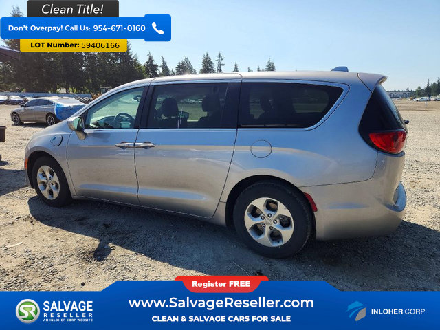 Used 2017 Chrysler Pacifica Touring Plus FWD image 3
