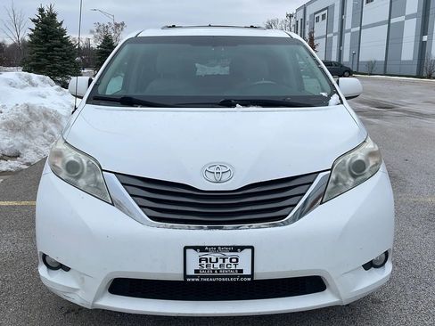 Used 2014 Toyota Sienna XLE AWD/4WD image 3