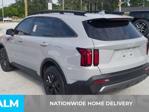 Used 2023 Kia Sorento S w/ Panoramic Sunroof Package AWD/4WD image 4