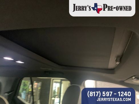 Used 2023 Chevrolet Traverse Premier w/ Redline Edition AWD/4WD image 8