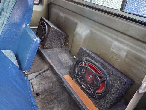 Used 1987 Toyota Pickup Deluxe image 14