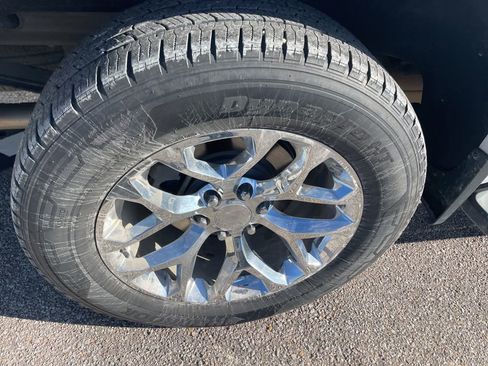 Used 2022 Chevrolet Silverado 1500 LTZ w/ LTZ Convenience Package II image 11