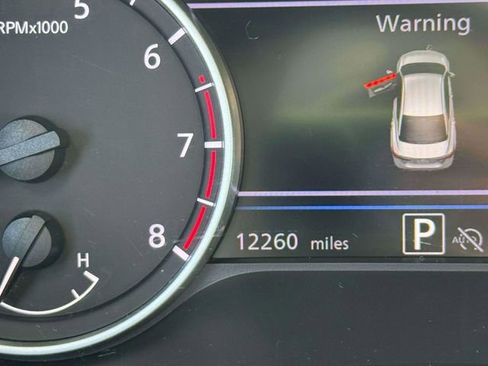 Used 2024 Nissan Sentra SR w/ SR Premium Package image 31