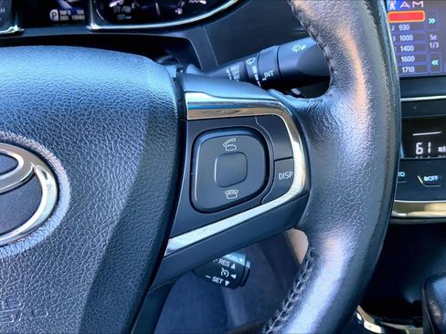 Used 2013 Toyota Avalon XLE image 22