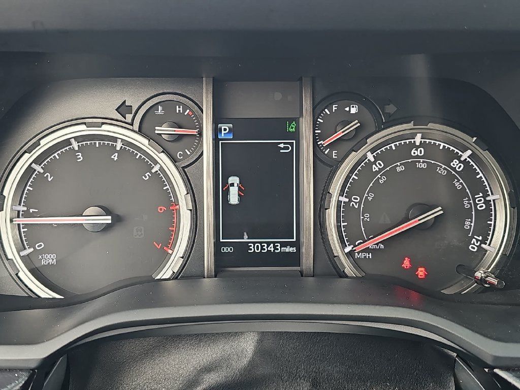 Used 2023 Toyota 4Runner TRD Off-Road Premium w/ Off Road Premium Plus Package AWD/4WD image 18