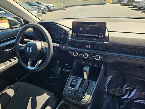 Used 2024 Honda CR-V LX image 11