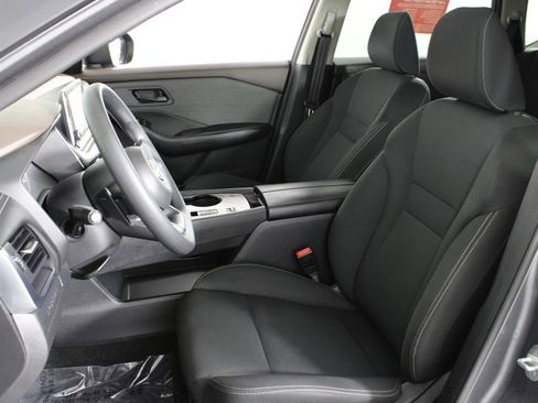 Used 2023 Nissan Rogue S image 19