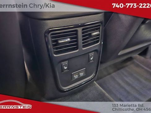 Used 2017 Dodge Charger R/T image 37