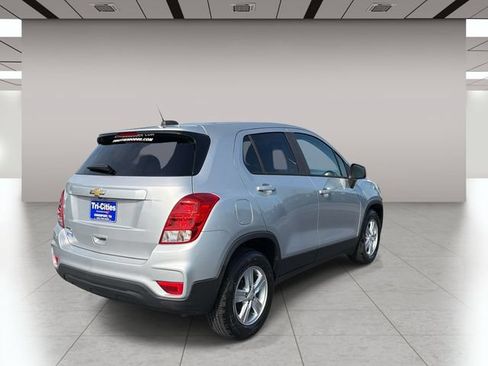 Used 2020 Chevrolet Trax LS w/ Tint and Cruise Package FWD image 3