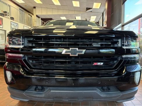 Used 2018 Chevrolet Silverado 1500 LTZ Z71 w/ LTZ Plus Package AWD/4WD image 2
