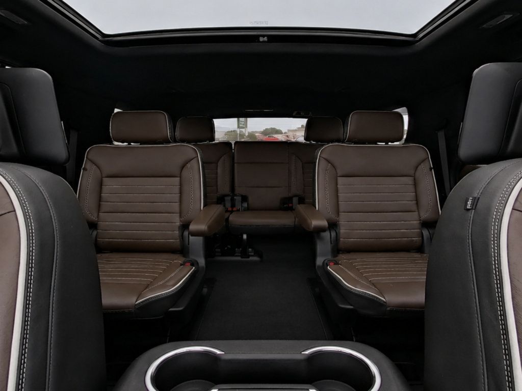 Used 2025 GMC Yukon Denali Ultimate AWD/4WD image 19
