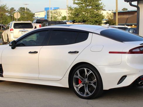 Used 2018 Kia Stinger GT2 RWD image 3