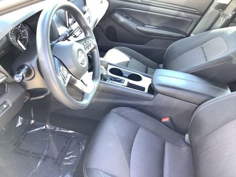 Used 2024 Nissan Altima 2.5 SV image 24