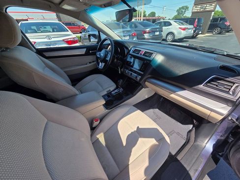 Used 2017 Subaru Outback 2.5i Premium AWD/4WD image 18