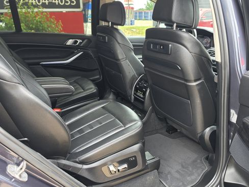 Used 2022 BMW X7 xDrive40i w/ Premium Package AWD/4WD image 32