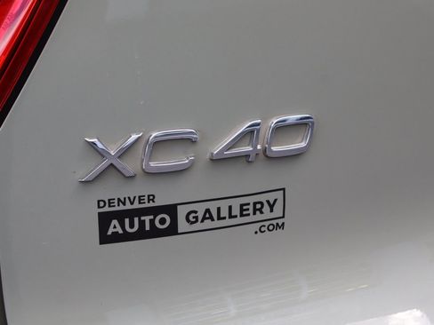 Used 2024 Volvo XC40 B5 Plus AWD/4WD image 25