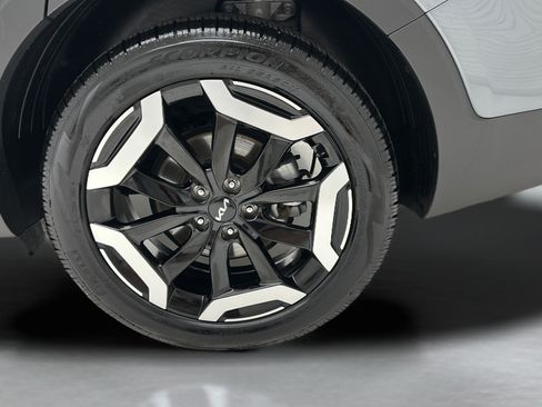 Used 2025 Kia Telluride S AWD/4WD image 9