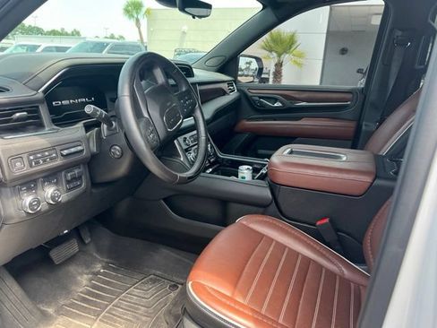 Used 2023 GMC Yukon Denali Ultimate AWD/4WD image 11