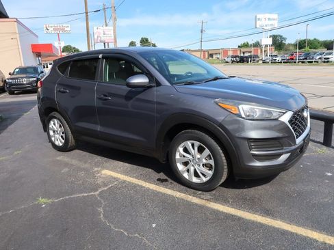 Used 2019 Hyundai Tucson SE AWD/4WD image 2
