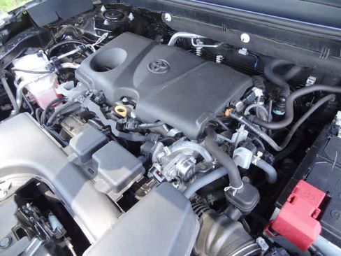 Certified 2024 Toyota RAV4 XLE FWD image 32