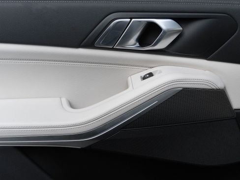 Certified 2022 BMW X5 xDrive40i w/ M Sport Package image 34