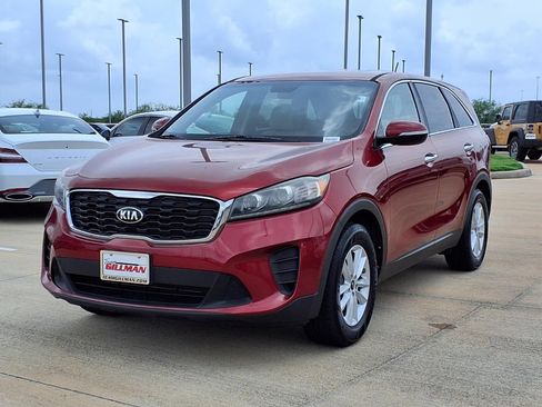 Used 2019 Kia Sorento FWD image 4