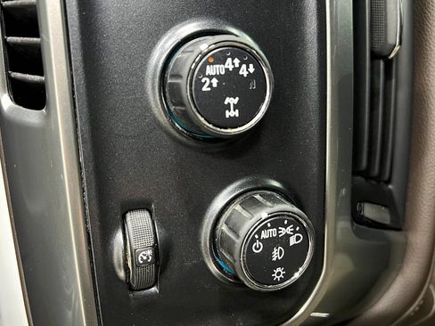 Used 2018 Chevrolet Silverado 1500 LTZ Z71 w/ LTZ Plus Package AWD/4WD image 33