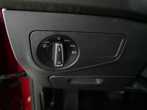 Used 2018 Volkswagen Tiguan SEL image 26