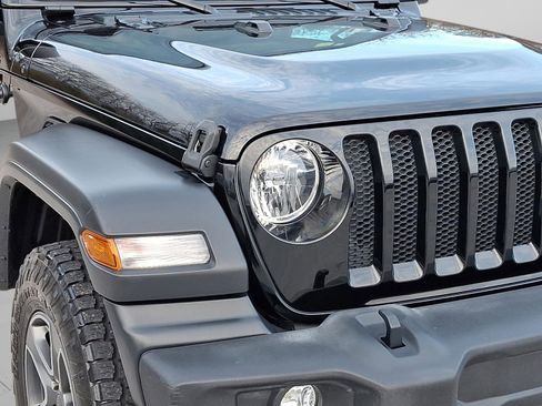 Certified 2019 Jeep Wrangler Sport image 8
