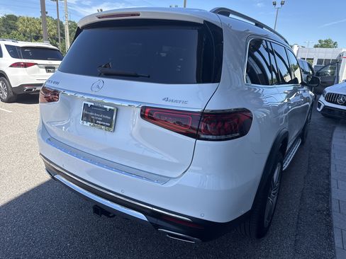 Used 2022 Mercedes-Benz GLS 450 4MATIC image 4