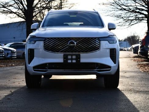 Certified 2025 Volvo XC90 B6 Plus image 2