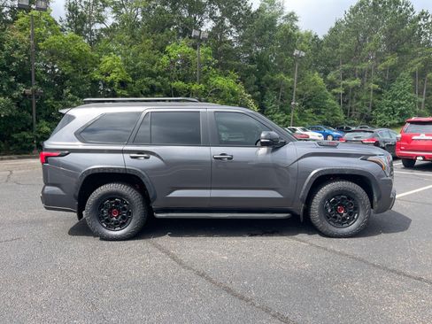 Used 2025 Toyota Sequoia TRD Pro AWD/4WD image 21