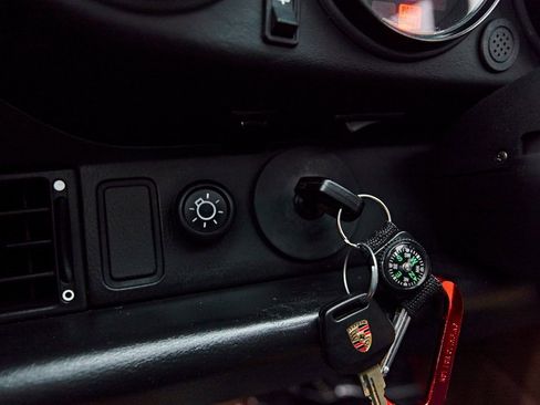 Used 1991 Porsche 911 Turbo image 46